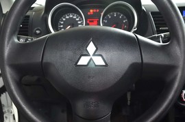 2013款三菱翼神致炫版2.0L手动舒适型