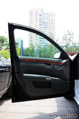 2009款奔驰S300实拍