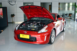 实拍2013款日产370Z Coupe