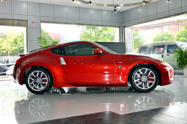 实拍2013款日产370Z Coupe