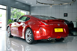 实拍2013款日产370Z Coupe