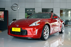 实拍2013款日产370Z Coupe