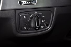 2013款奥迪A8L 45TFSI quattro豪华型