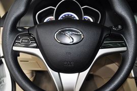 2013款东南V6菱仕1.5L手动豪华版