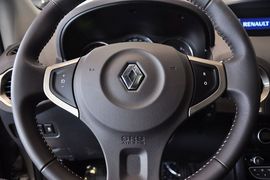 2013款雷诺科雷傲2.5L四驱舒适版