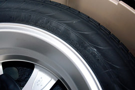 2013款双龙柯兰多自动豪华导航版实拍