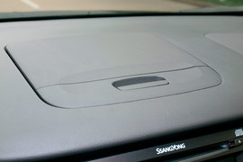 2013款双龙柯兰多自动豪华导航版实拍