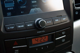 2013款双龙柯兰多自动豪华导航版实拍