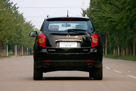 2013款双龙柯兰多自动豪华导航版实拍