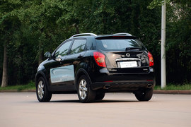 2013款双龙柯兰多自动豪华导航版实拍