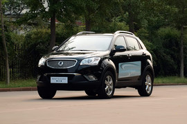 2013款双龙柯兰多自动豪华导航版实拍