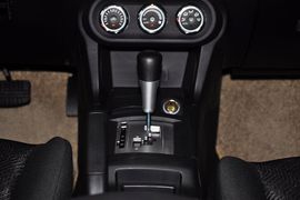 2013款三菱翼神时尚版 1.8L CVT舒适型