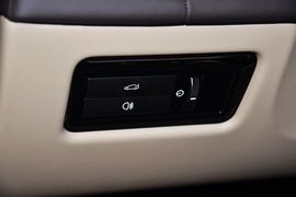 2013款捷豹XJL 2.0T全景商务版