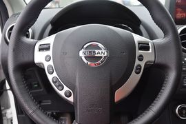 2013款日产逍客2.0L CVT两驱炫版