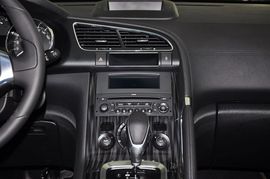 2013款标致3008 2.0L自动潮流版