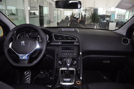 2013款标致3008 2.0L自动潮流版