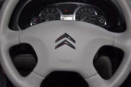 2013款雪铁龙爱丽舍三厢 1.6L 手动科技型
