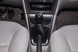 2013款雪铁龙爱丽舍三厢 1.6L 手动科技型