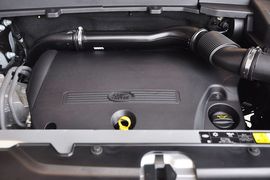 2013款路虎神行者2 2.2T SD4 SE柴油款