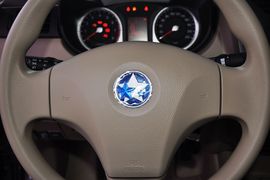 2013款启辰D501.6L手动北斗导航版