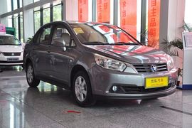 2013款启辰D501.6L手动北斗导航版