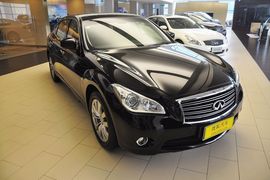 2013款英菲尼迪Q70L 2.5L舒适版