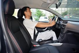 2017款雪铁龙爱丽舍 1.6L 手动时尚型