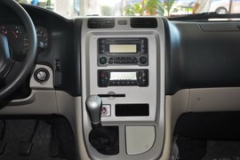 2013款金杯阁瑞斯2.0L长轴9座标准型全运纪念版