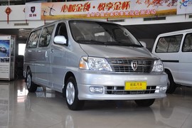 2013款金杯阁瑞斯2.0L长轴9座标准型全运纪念版