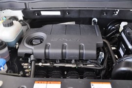 2014款双龙柯兰多2.0L汽油两驱自动精英型