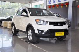 2014款双龙柯兰多2.0L汽油两驱自动精英型