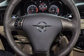 2013款海马普力马1.6L CVT 7座乐享版