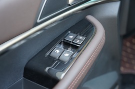 车门内部控制面板