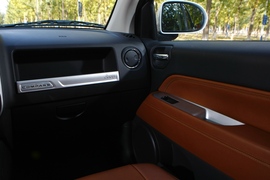 2014款Jeep指南者试驾