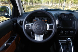 2014款Jeep指南者试驾