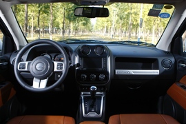 2014款Jeep指南者试驾