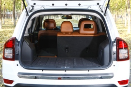 2014款Jeep指南者试驾