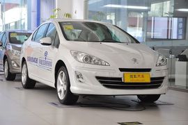 2014款标致408 2.0L车载互联尊贵版