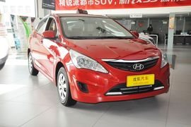 2010款现代瑞纳三厢1.4GL手动标准型