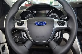 2013款福特翼虎2.0GTDi 自动精英型