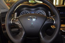 2013款英菲尼迪Q70L 2.5L雅致版