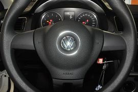 2013款大众朗逸1.6L手动舒适版