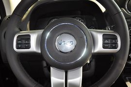 2014款Jeep指南者2.4L四驱运动版