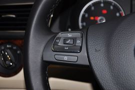 2013款大众帕萨特 2.0TSI DSG御尊版