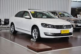 2013款大众帕萨特 2.0TSI DSG御尊版