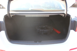 东风悦达起亚新K5到店实拍