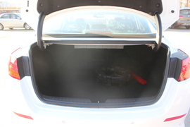 东风悦达起亚新K5到店实拍