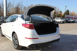 东风悦达起亚新K5到店实拍