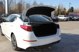 东风悦达起亚新K5到店实拍