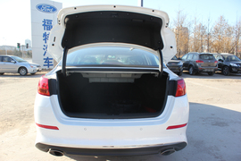 东风悦达起亚新K5到店实拍